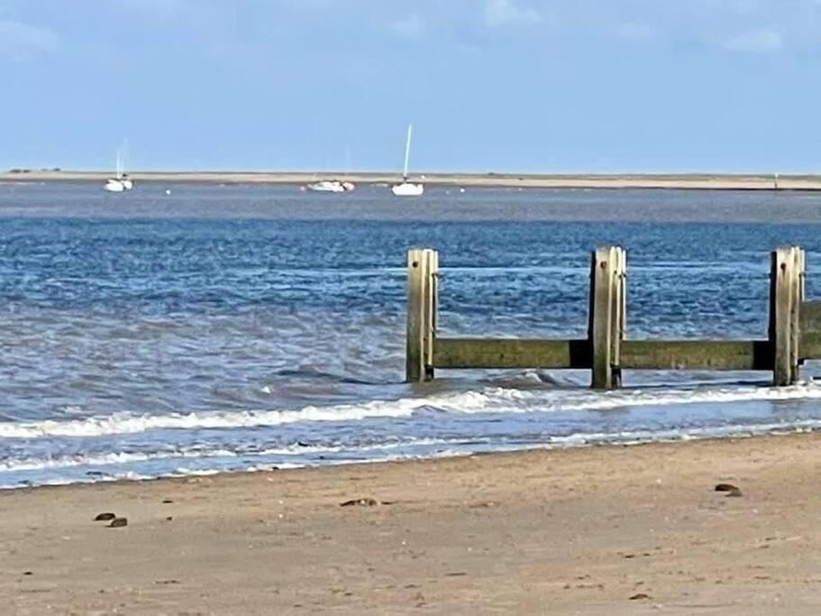 Seafront Apartment With Stunning Views Cleethorpes Exterior foto